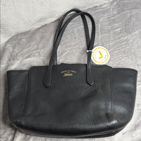 Gucci Handbags - Gucci Black Pebbled Leather Tote
